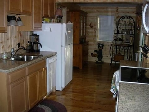 Kitchen - Knotty Pine Cabin