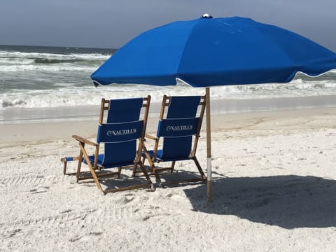Beach service for 2 included with rental. (Mar-Oct) Extra beach chairs in condo