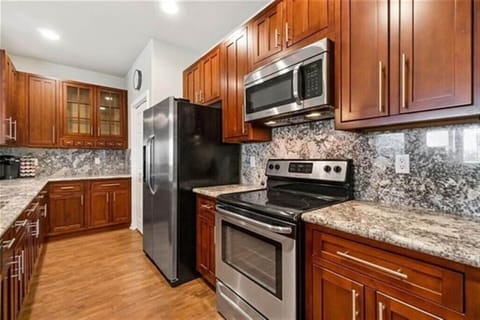 Whether you're staying for a weekend getaway or a month-long corporate trip, you'll enjoy healthier options by having a truly functional kitchen at your disposal.