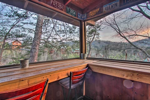 Pigeon Forge Vacation Rental | 2BR | 2BA | Stairs Required | 1,100 Sq Ft