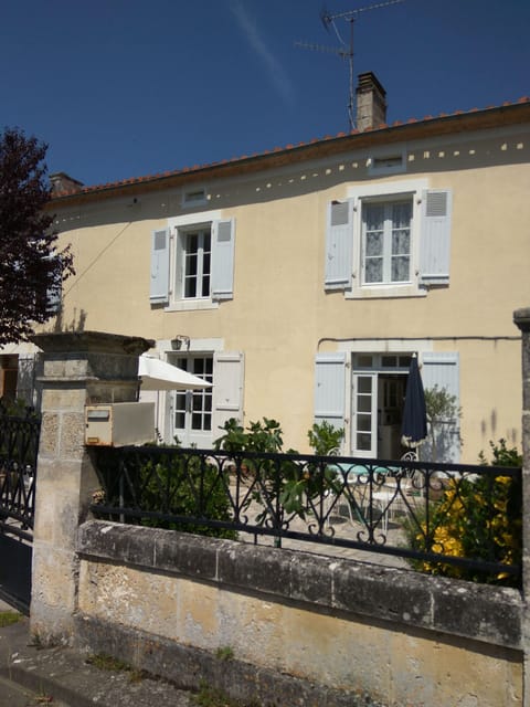 Le Cerisier holiday cottage
