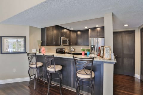 Eat in kitchen fully stocked with stemware, dishes and all essential items.