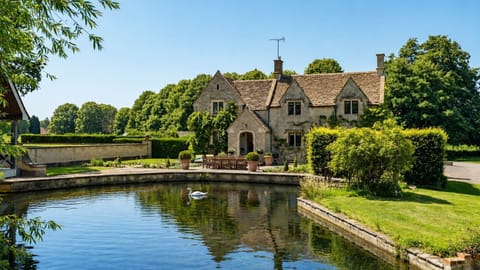 Grindstone Mill is a beautiful 6-bedroom country house in Wooton-under-Edge