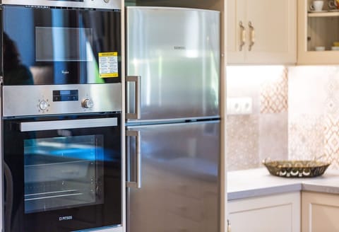 Kitchen offers branded electrical appliances