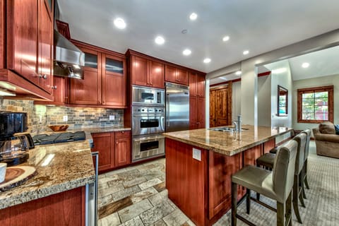 Stainless steel Viking Professional appliances and granite counter tops
