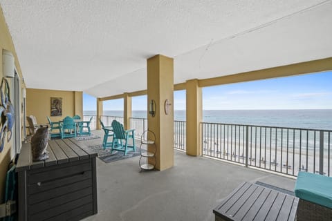 15 x 45 ft Balcony-Dual Masters Ocean Front