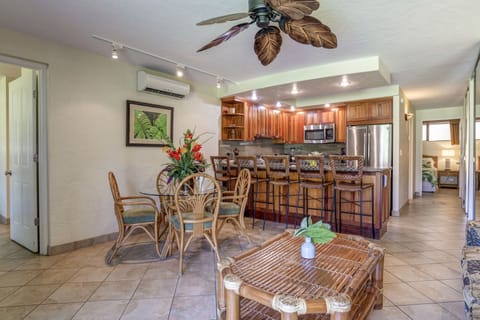 Indoor dining for four