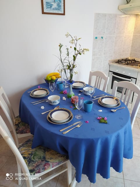 Dining area. kitchen