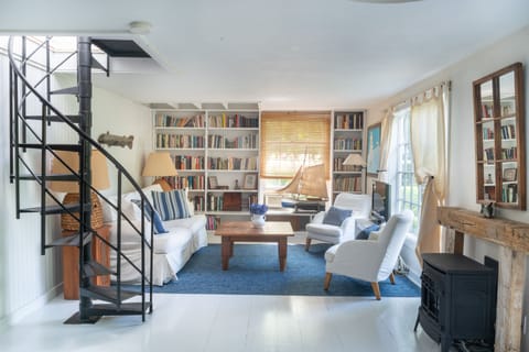 Lounge Area