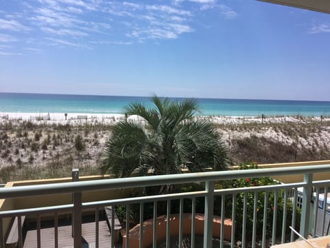 Welcome to Pelican Isle! View from our balcony.
