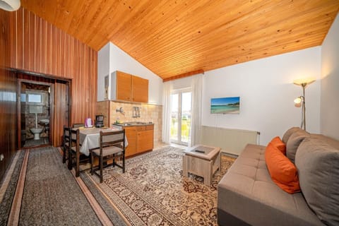 Holiday apartment Vodice for 2 - 4 persons with 1 bedroom - Holiday apartment Apartment in Šibenik-Knin County, Croatia