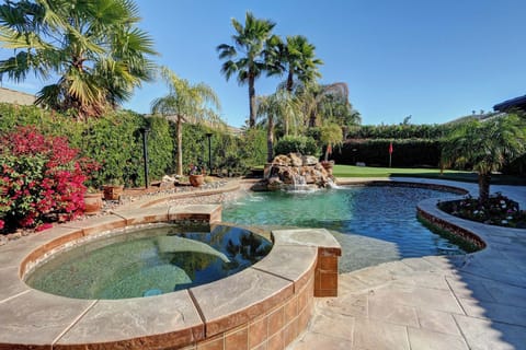 Private Pool and Jacuzzi