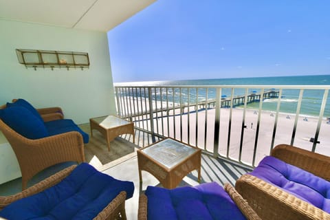Steps to the beach

