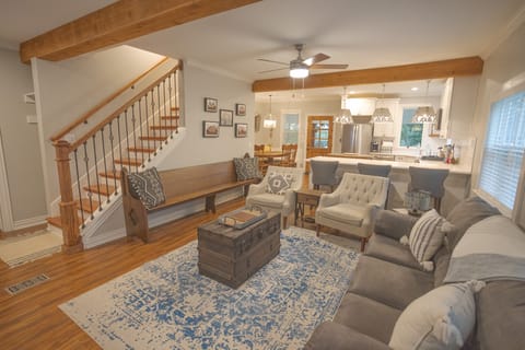 Open from living room to kitchen