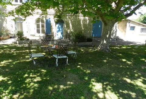 Garden and swimming pool