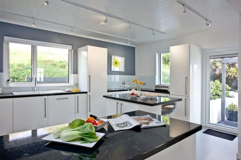 Kitchen Island, Work Surface-Spindrift