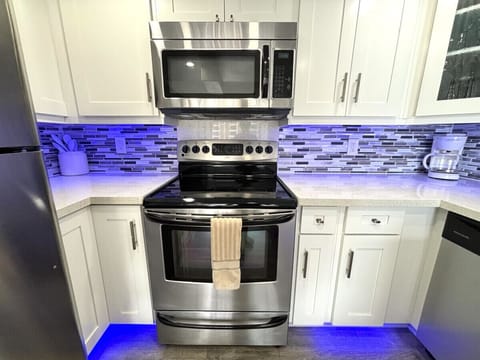 Full Kitchen with stove and microwave