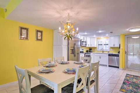 Dining Table | Dishware & Flatware Provided