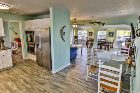 The kitchen opens to a kitchen table & chairs for a family breakfast!