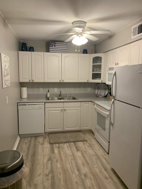Kitchen - dishwasher, disposal