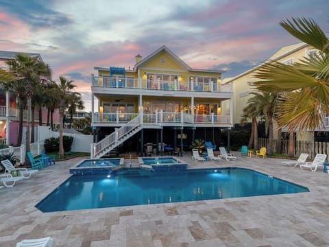 Casa Banana - 914 Ocean Blvd.
