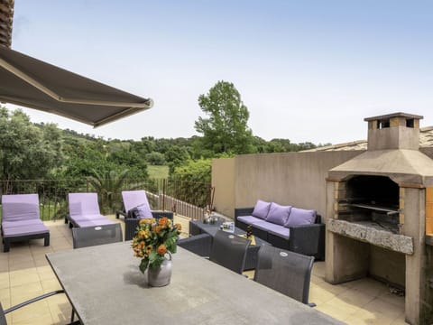 Sky, Plant, Furniture, Flowerpot, Table, Chair, Houseplant, Tree, Couch, Interior Design