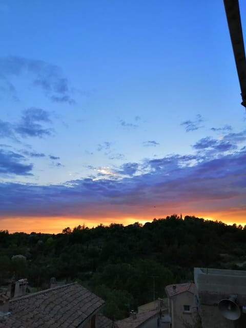 Pleasant new terrace apartment sleeps 6  House in Gréoux-les-Bains