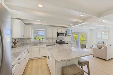 Here Comes The Sun Kitchen