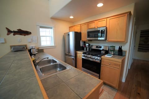 Well appointed kitchen with everything you need to create those family meals.