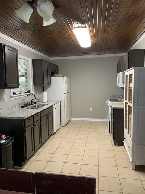 Remodeled kitchen with dishwasher & granite countertops