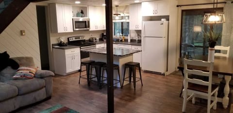 Great kitchen space with extra island seating