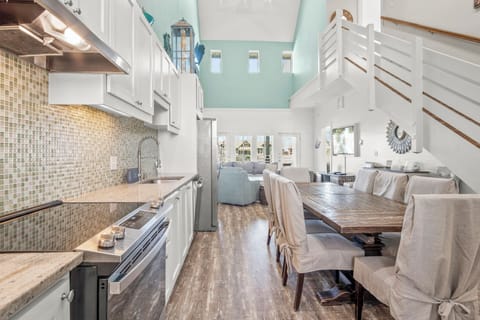 1st Floor Kitchen/Dining Room