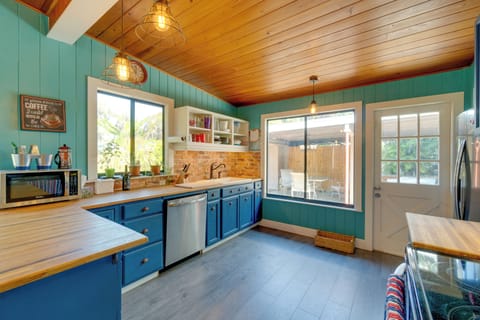 Kitchen | Cooking Basics | Toaster | Knife Set