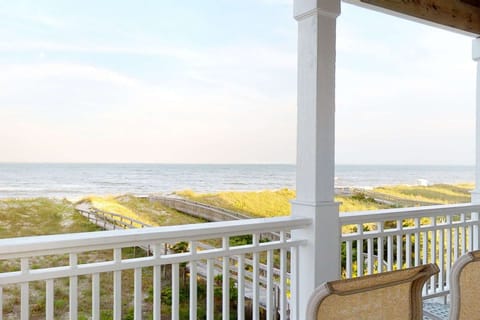 Enjoy the salty air from both oceanfront decks!