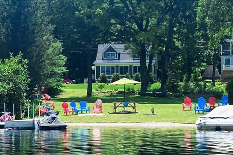 Shared beach/water access area. No dogs are allowed in this area. 
