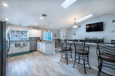 Kitchen and TV Bar