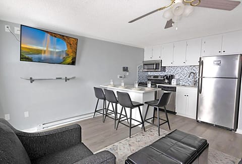 Escape to Mountain Lodge 374, a freshly remodeled, perfectly positioned property for mountain views.