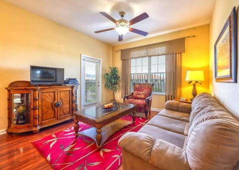 Spacious living area to get some rest between activities!