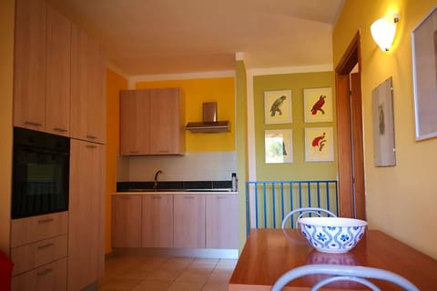 Principina mare - Bruno apartment - The living room with open kitchen with new furnishings and attention to detail
