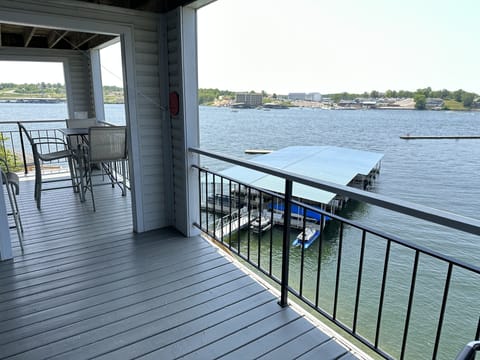 Located at the 19mm, we have an extremely panoramic view from the balcony! 