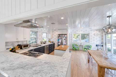 Kitchen (upper / street level)