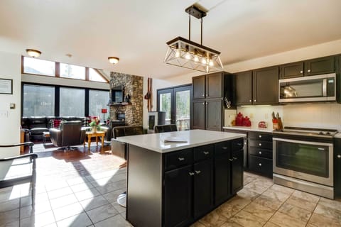 Fully Equipped Kitchen | Drip Coffee Maker | Blender | Crockpot | Toaster