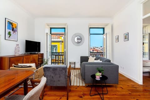 "Wonderfully appointed apartment with great views and sunlight. Thoughtful mid-century style furniture and comfortable beds. The location is very central but quiet being on a hill. We enjoyed our stay! Thank you." - Joe, Seattle