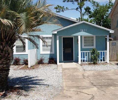 3 blocks to beach access #14!