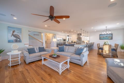 Living room IOP Dream | 915 Ocean Blvd | Isle of Palms SC