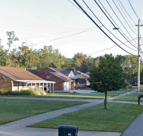 Quiet safe community