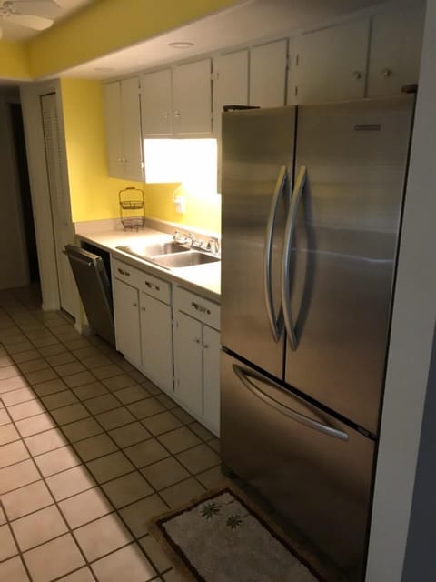 Full Sized Refrigerator with ample freezer and ice maker