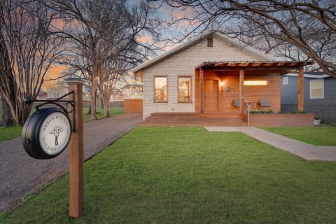 Enjoy Urban Myrtle's covered front porch!