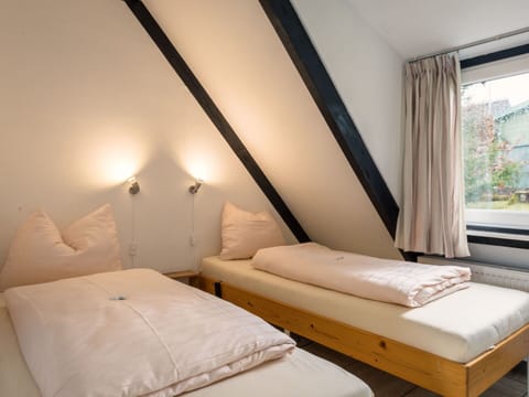 Furniture, Comfort, Wood, Window, Interior Design, Floor, Bed, Lamp, Hardwood, Building