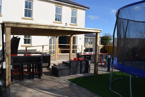 All facilities included in the rental cost